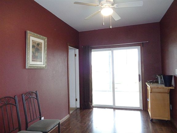 4th image of 106 N Park Ave
