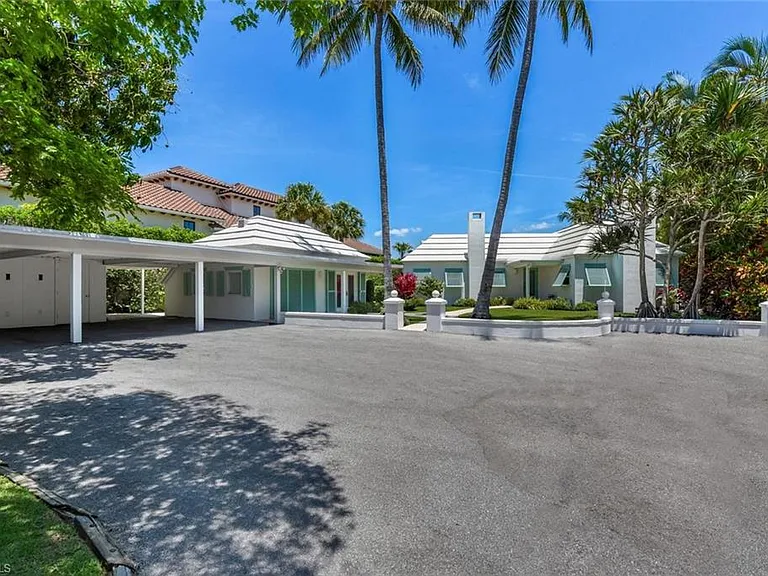 2143 Marina Dr — Photo 2