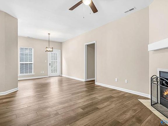 5th image of 108 Bentworth Ln #1