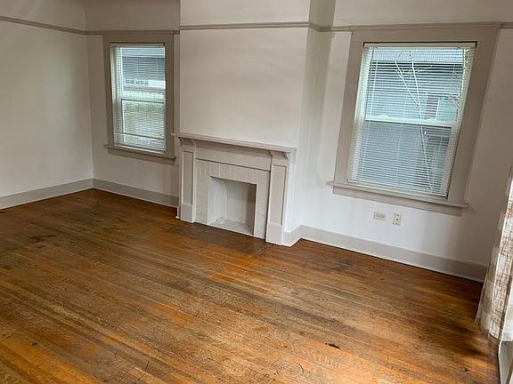 3rd image of 1936 NW Raleigh St #4