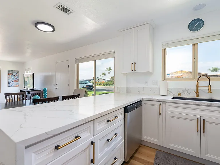 1025 Plover Way — Photo 7