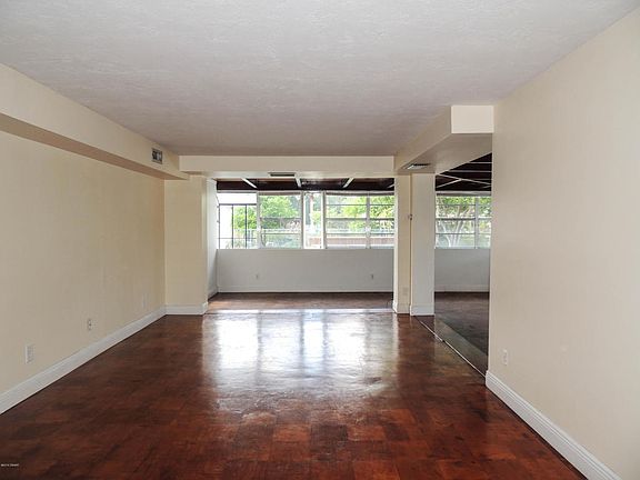 5th image of 140 Ponce De Leon Dr