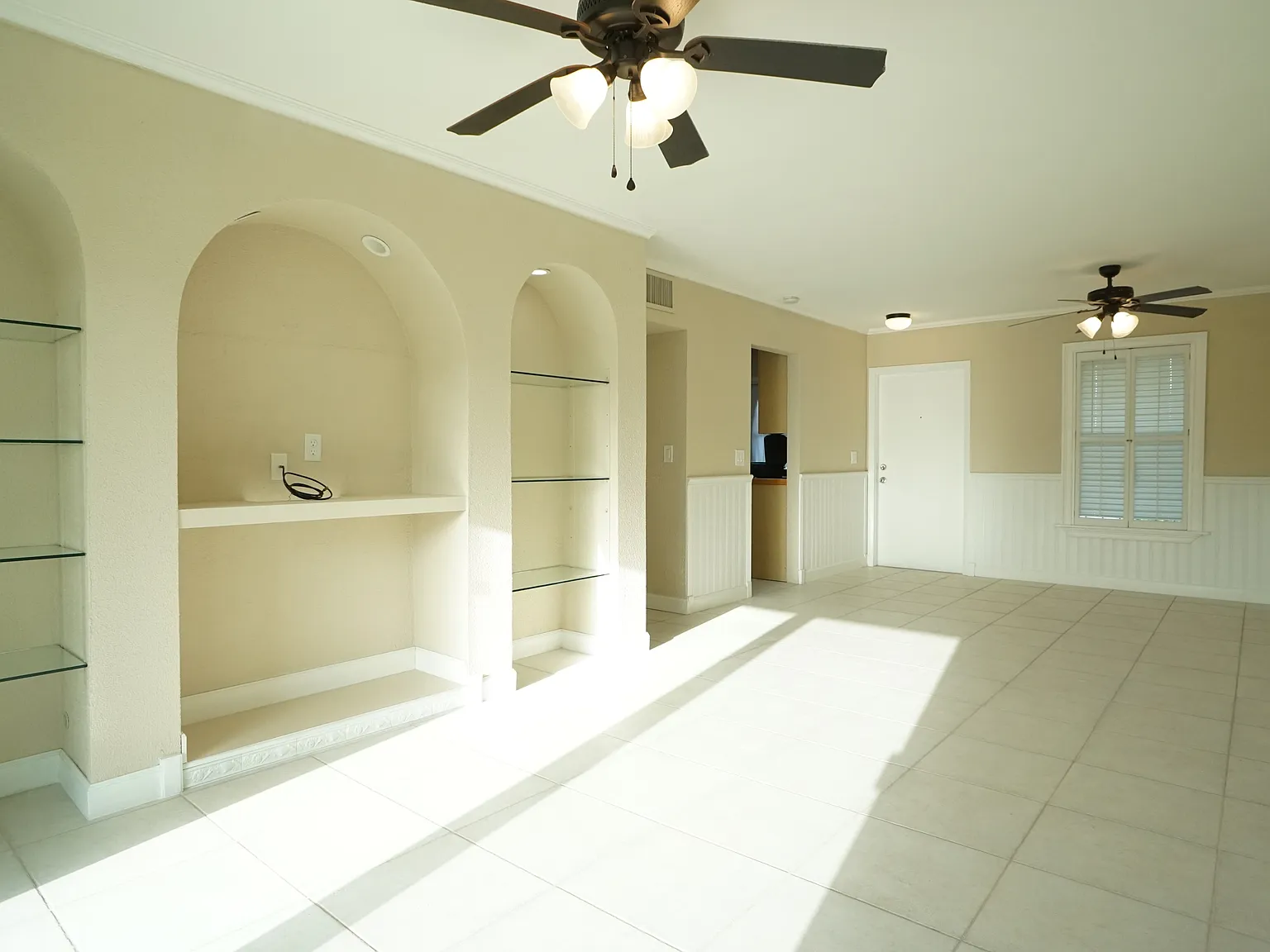 510 Prosperity Farms Rd 7-B - 1 — Photo 3