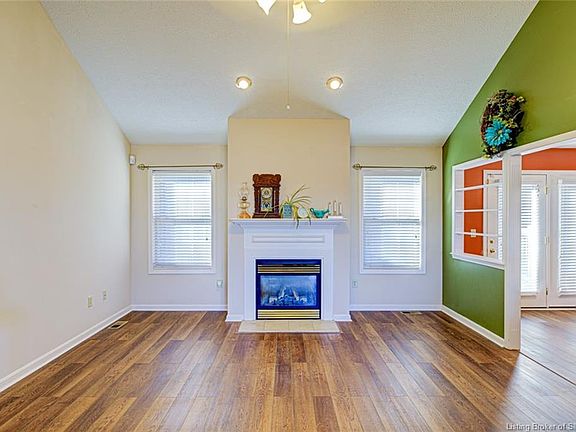 5th image of 3026 Barrington Ct