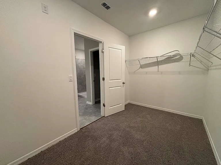 1498 Austin St — Photo 19