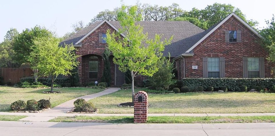 1st image of 906 Siena Dr