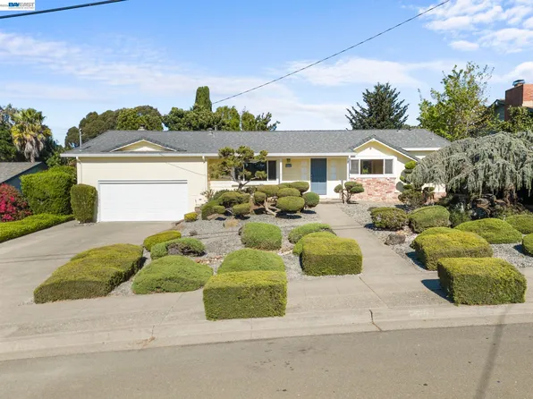 2526 Oakes Dr, Hayward, CA 94542