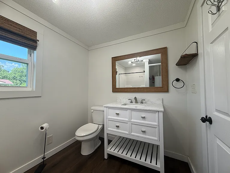 212 SW Railroad St — Photo 11