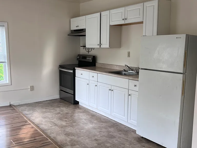 45 Summit Ave — Photo 3