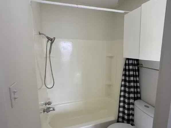 813 N University St APT 8, Seminole, OK 74868