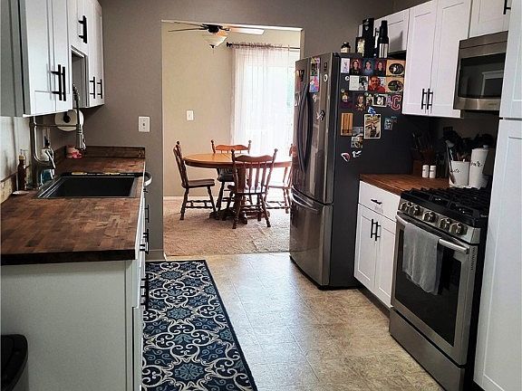 3rd image of 26585 Sussex Dr