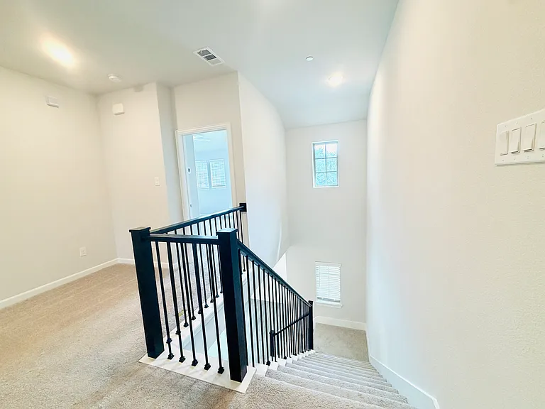 1924 McClane Dr — Photo 12