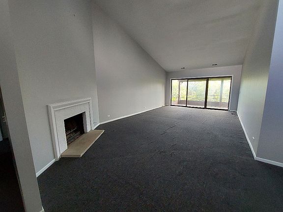 3rd image of 1009 Deerfield Pl #1009