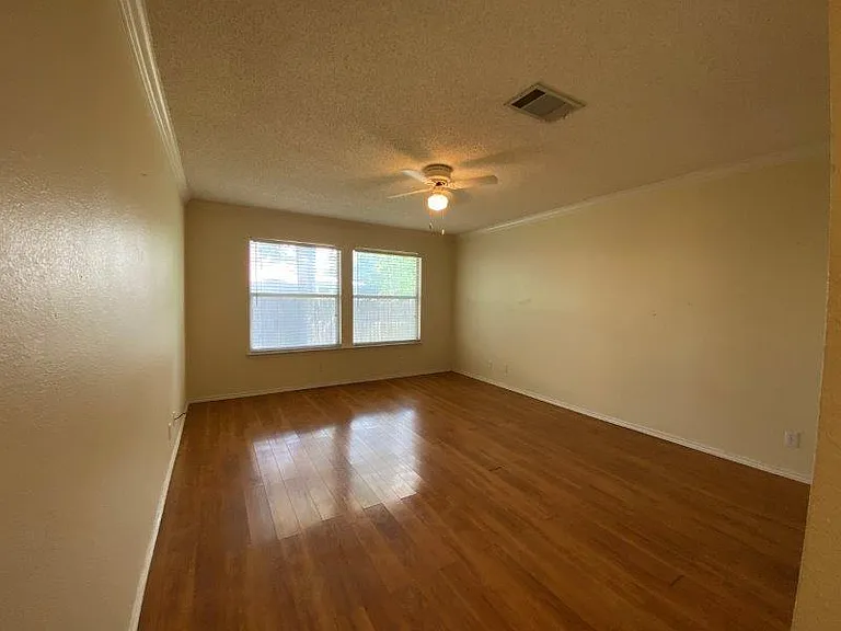1903 Balsam Way — Photo 8