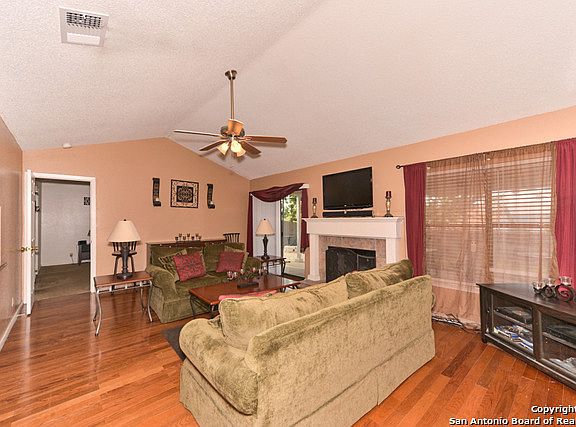 5th image of 10423 Eagle Fox Dr