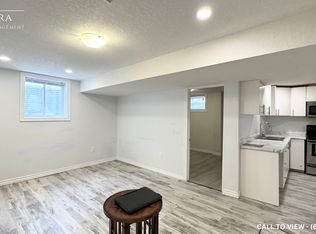 208 Seabrook Dr #2, Kitchener, ON N2R0E8