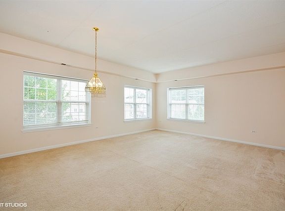 4th image of 0S099 Lee Ct Unit 302
