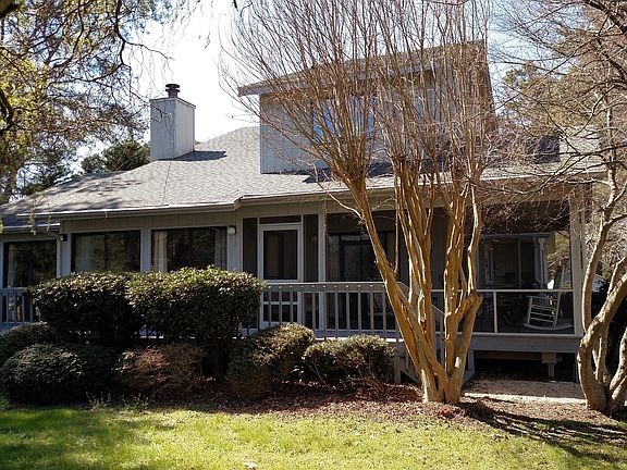 2nd image of 271 Mallard Ln