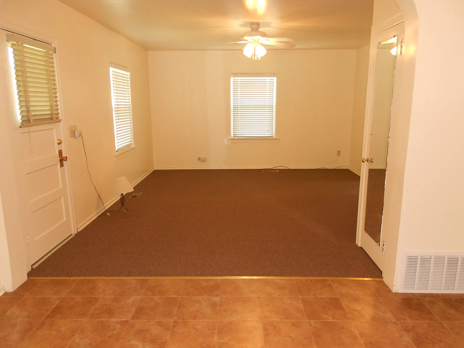 3 bed, 1410 sqft, $1,300 — Photo 2