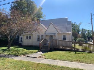 601 E Lafayette St, Olney, IL 62450