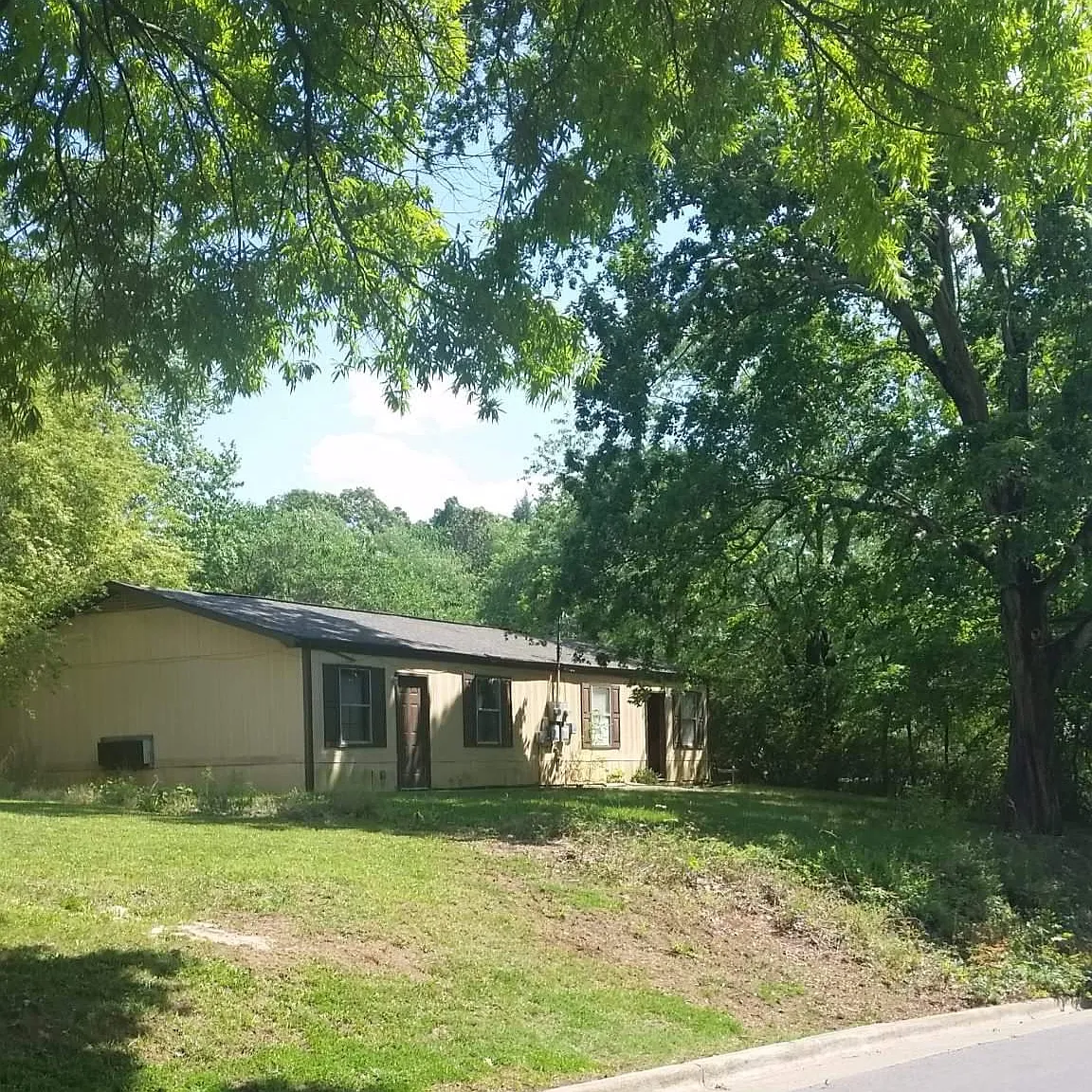 2 bed, 676 sqft, $995 — Photo 1