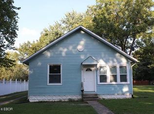 520 S 24th St, Herrin, IL 62948