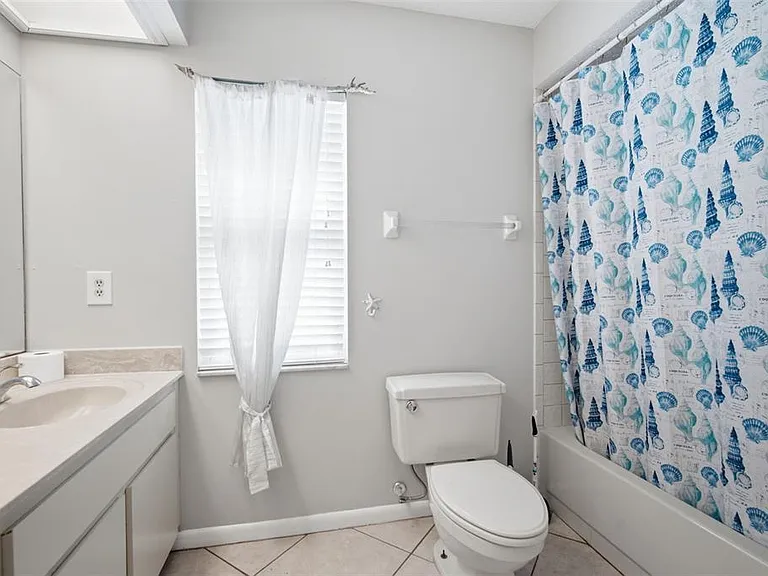 7403 Providence Rd — Photo 20