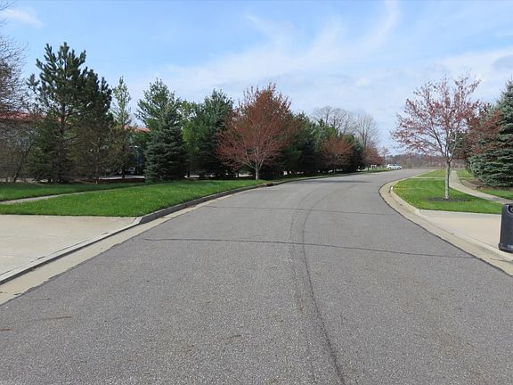 5th image of 2100 Laurel Ln