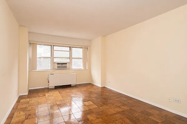 Rented by Rhona Realty | media 5