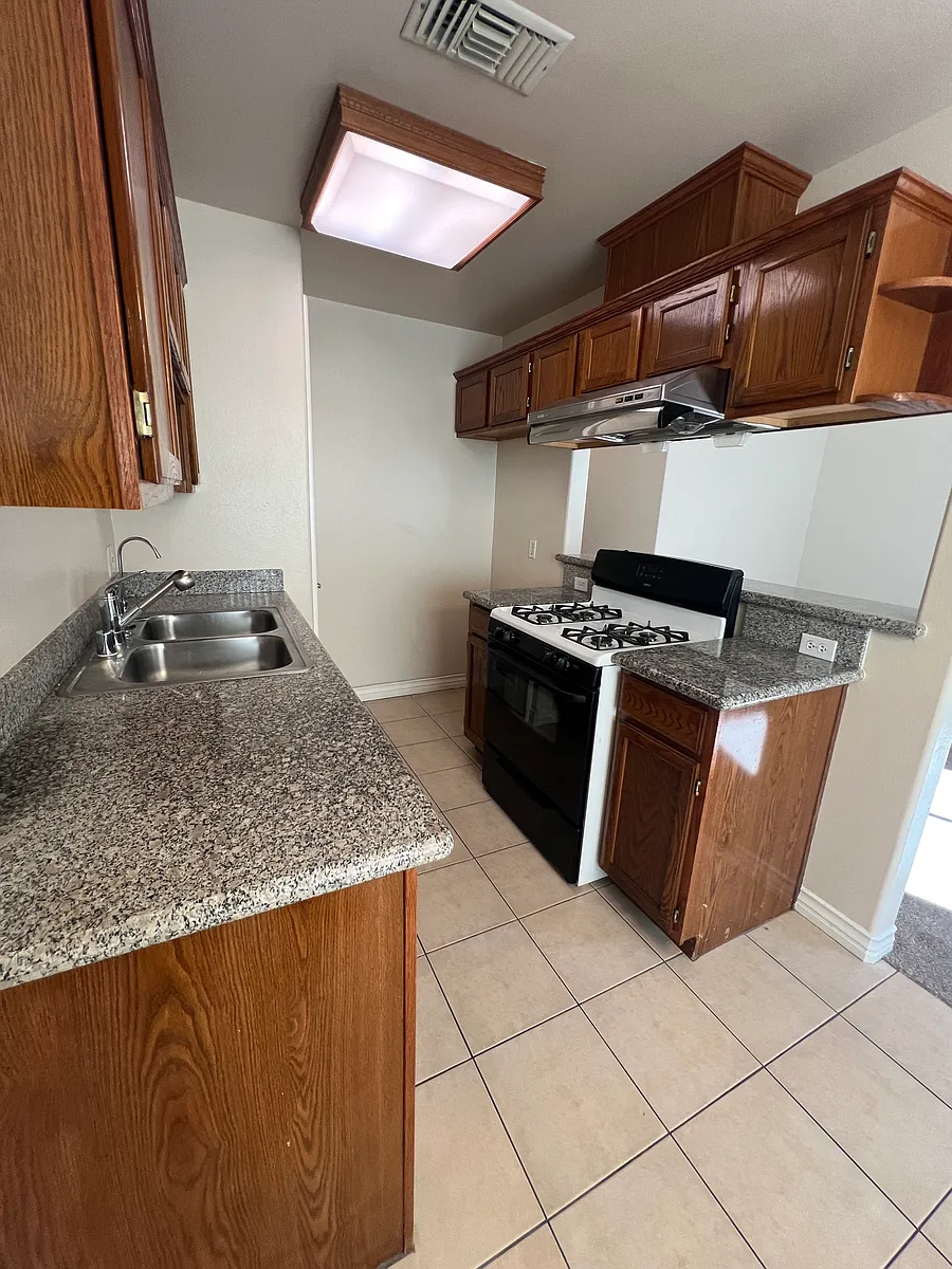 Building Photo - 4031 Walnut Grove Ave #209