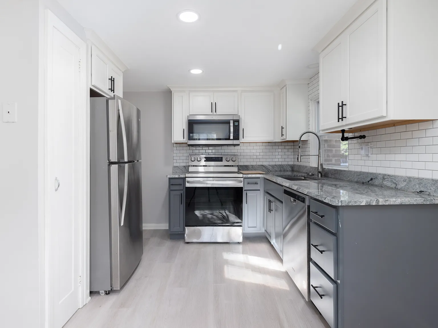 2 bed, 800 sqft, $1,950 — Photo 4