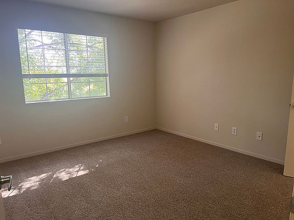 4th image of 1625 Woodcreek Dr APT 24