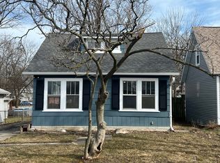 421 Highmoor Dr, Round Lake Park, IL 60073