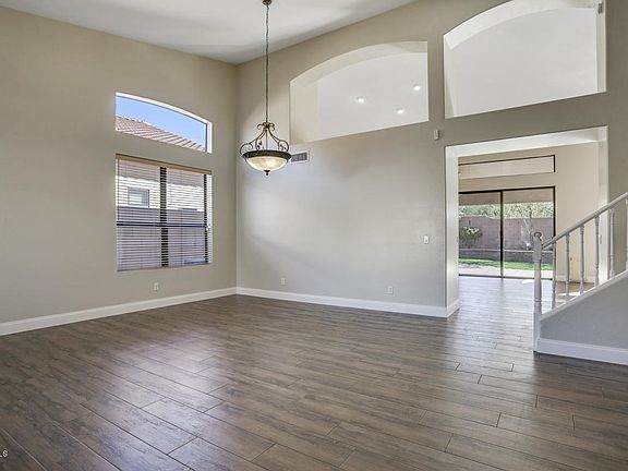 5th image of 22637 N 43rd Pl