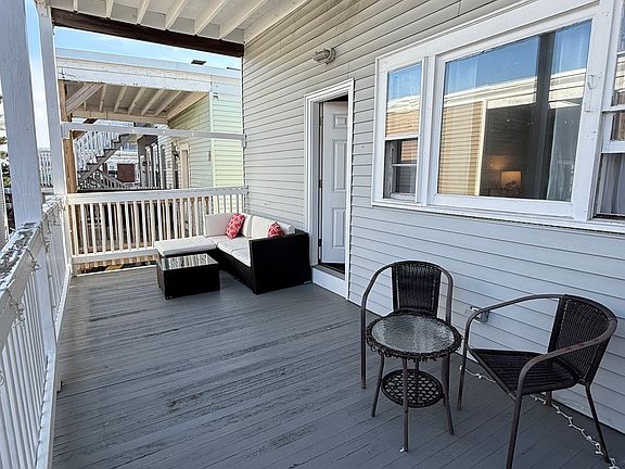 3rd image of 186 L St #3