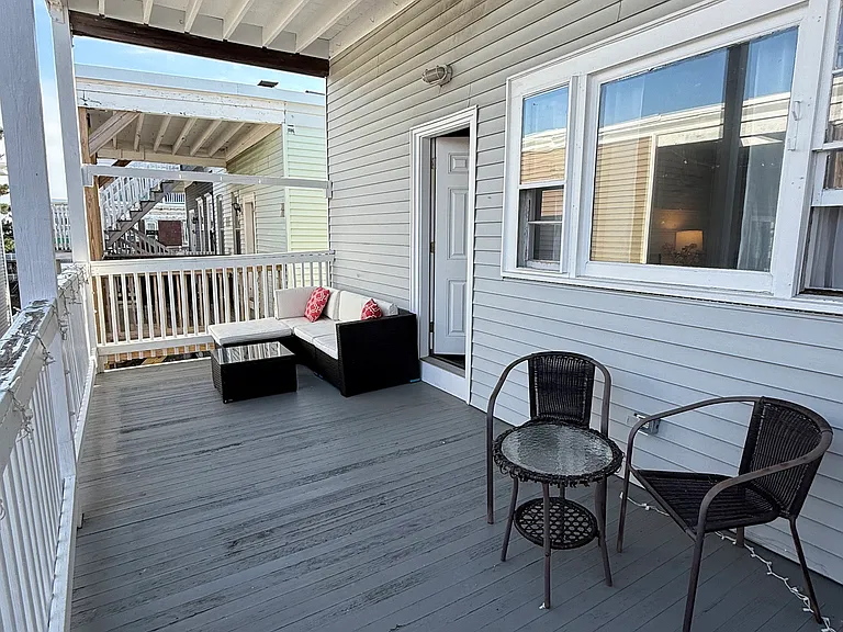 186 L St #3 — Photo 3