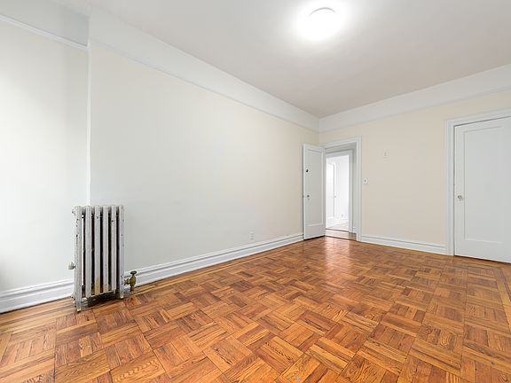 5th image of 34-20 32nd St APT 3D