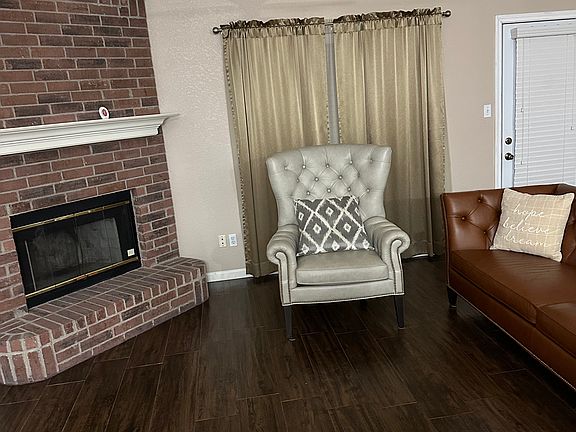 3rd image of 408 Kirk Ln