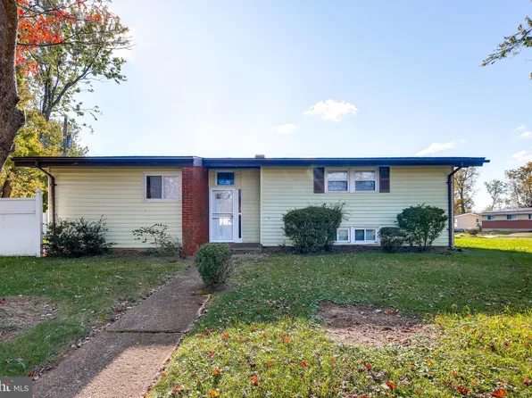 4727 Three Oaks Rd, Pikesville, MD 21208