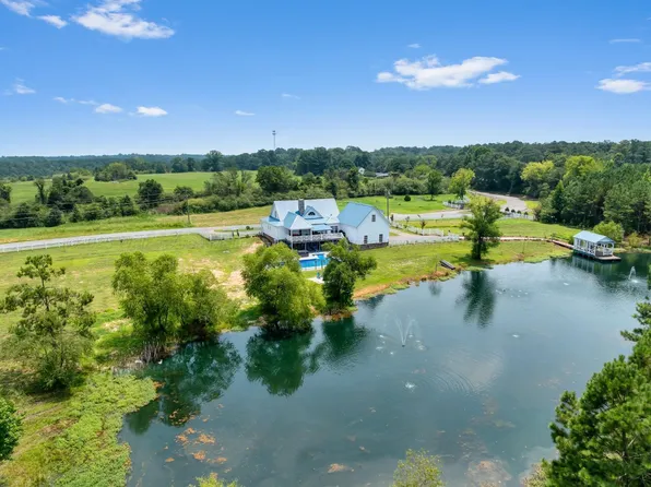241 Bluegrass Ln, Jasper, AL 35503