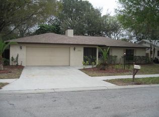 8325 Sylvan Woods Dr, Sarasota, FL 34243