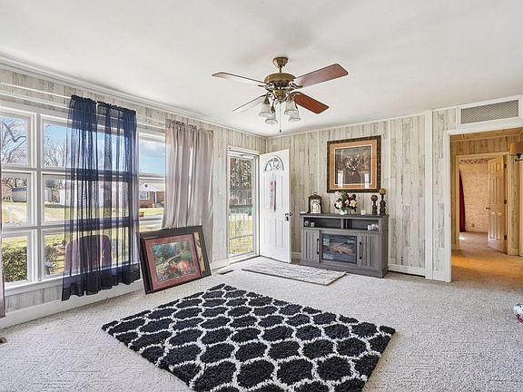 5th image of 107 Highland Dr