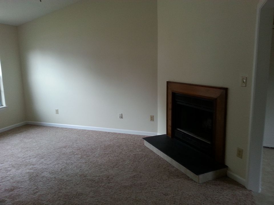 2nd image of 494 Lanelle Pl