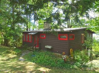 22 Pudding Ln, Silver Bay, NY 12874