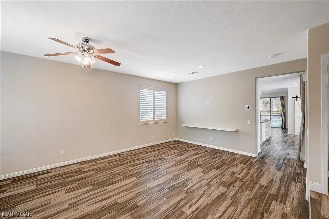 3 bed, 2.5 bath, 1878 sqft, $2,375 — Photo 3