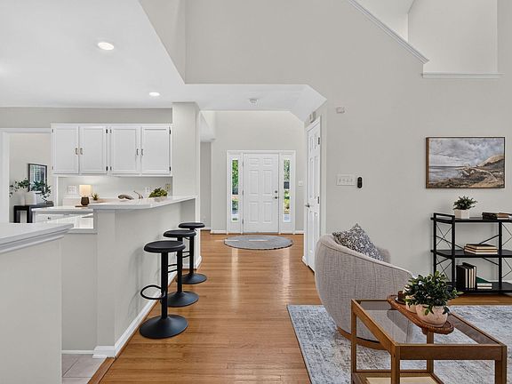 3rd image of 212 Mint Hill Dr