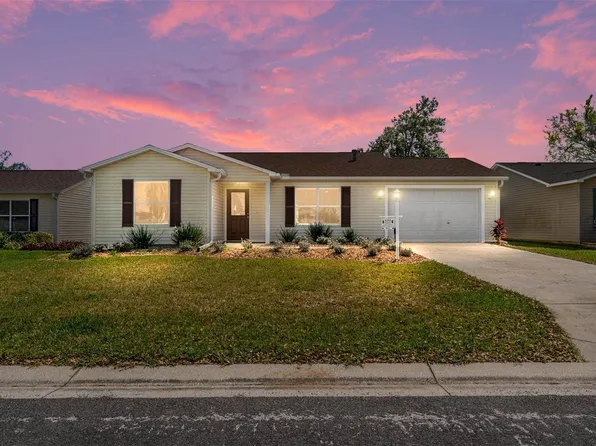 1233 Carvello Dr, The Villages, FL 32162