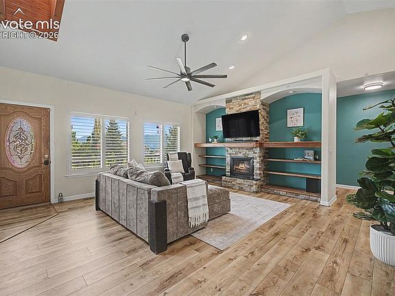 3rd image of 15505 Curwood Dr