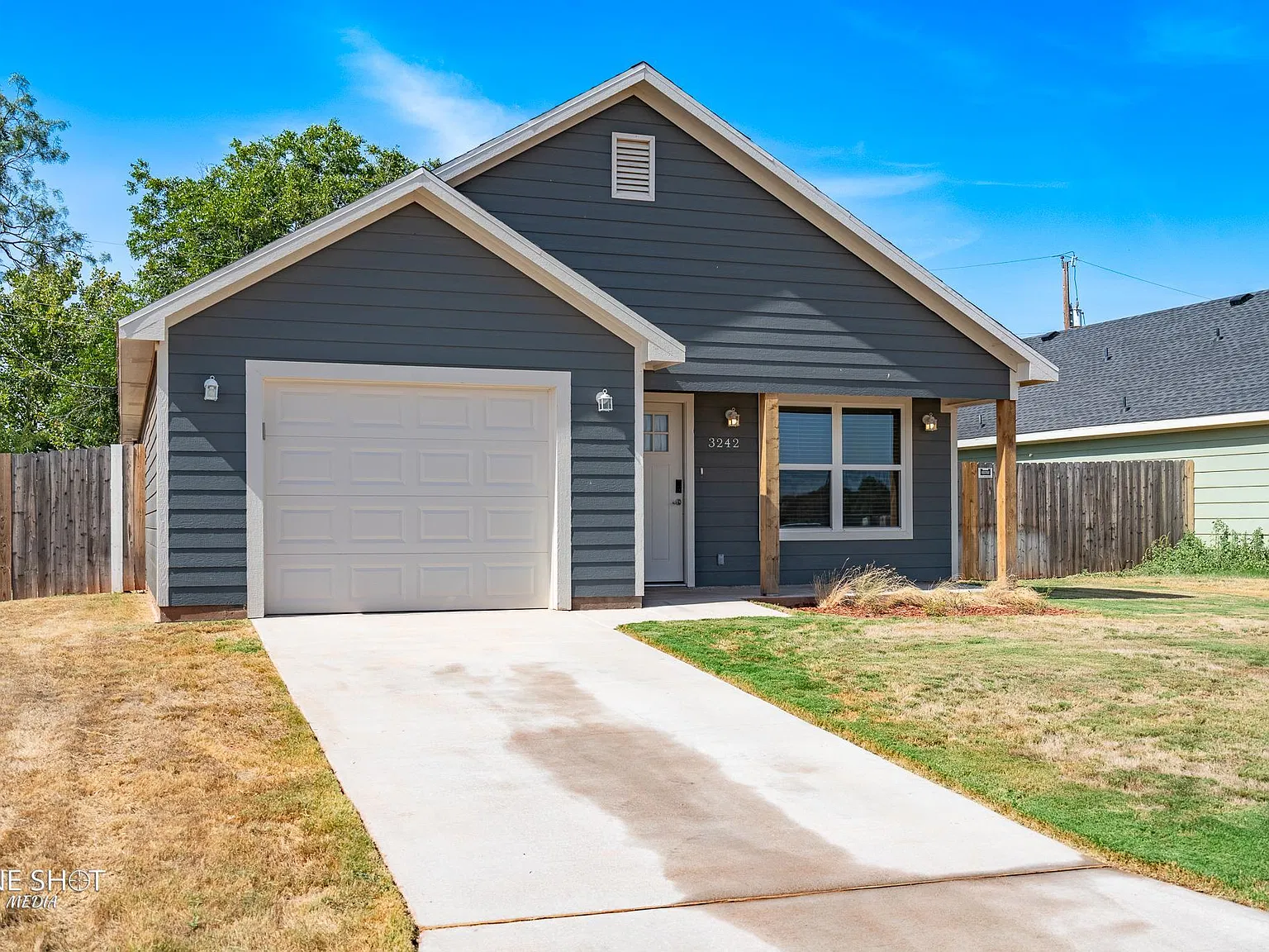 3 bed, 1210 sqft, $2,400 — Photo 3