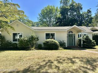 426 Harnell Ave, Oakhurst, NJ 07755